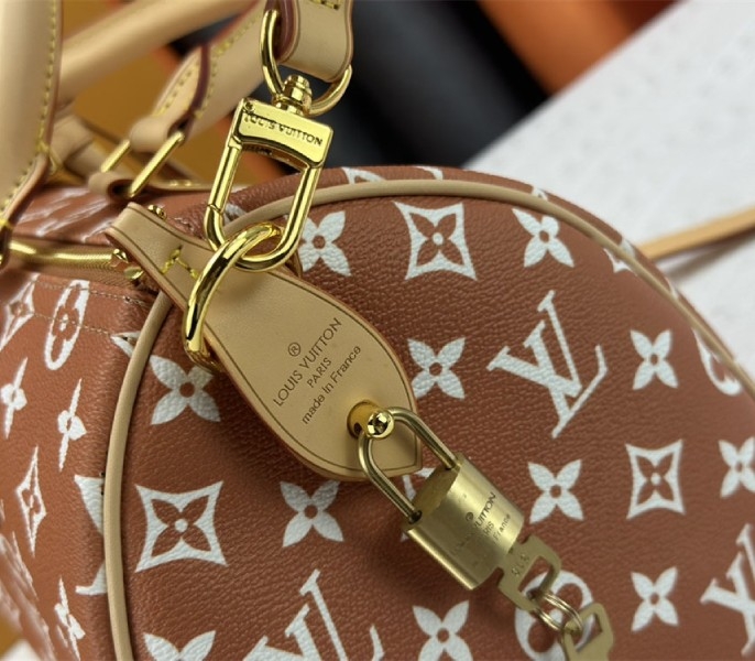 L0vis Vvtt0n Speedy P9 Bandouliere 30 Bag In Camel