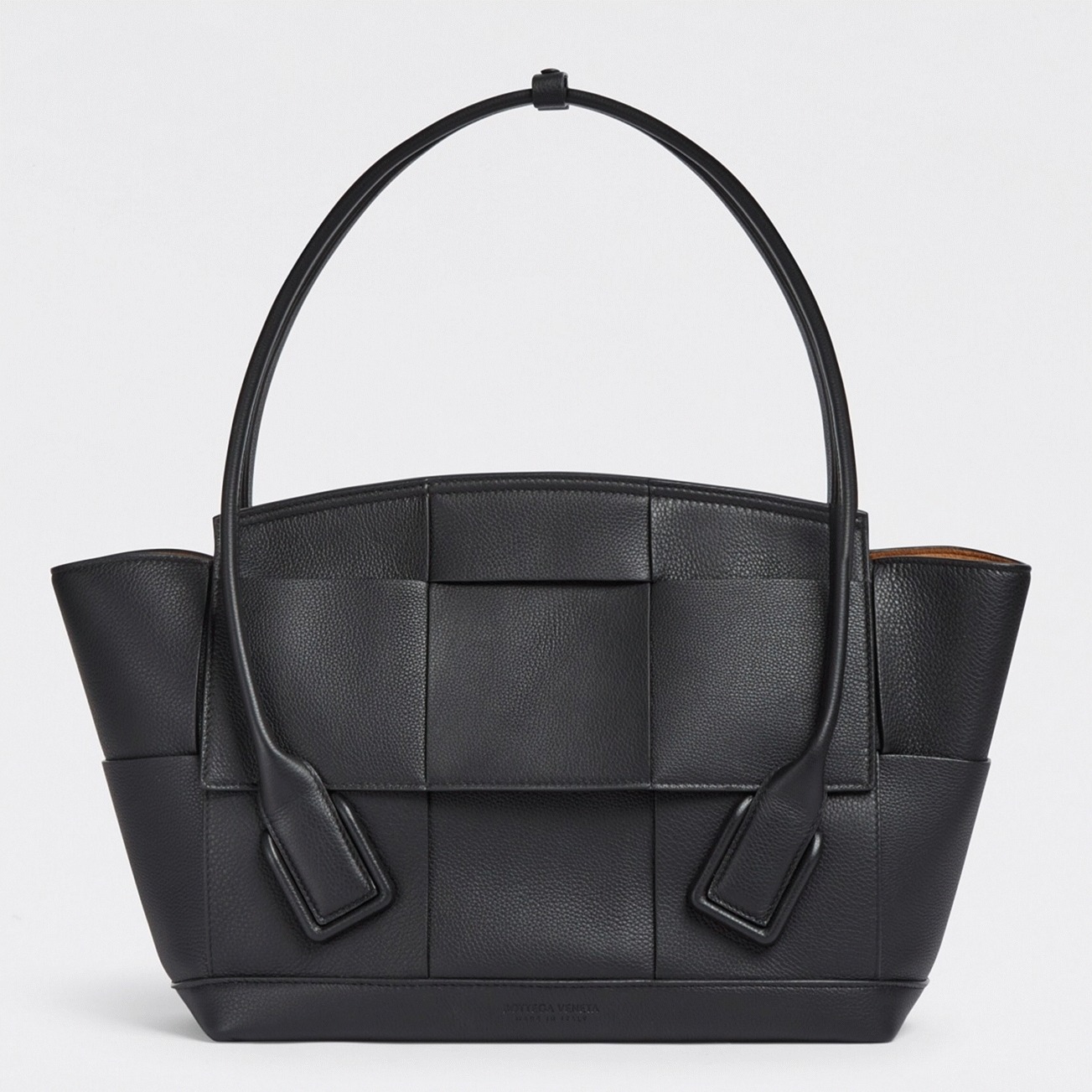 Top Quality Knockoff B0tt*ga Ven*ta Arco Medium Bag In Black Grained Leather