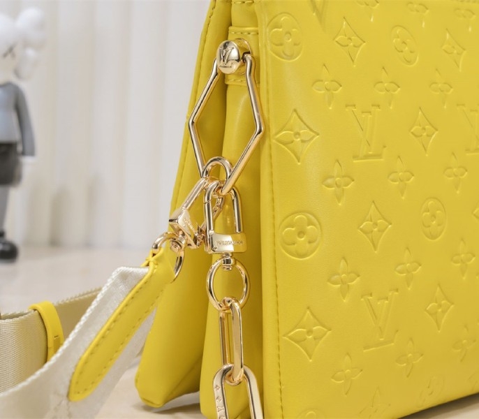 L0vis Vvtt0n Coussin PM Bag In Yellow With Jacquard Strap