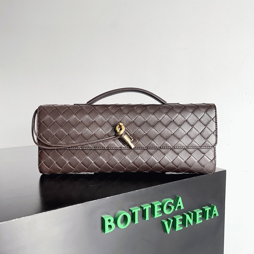 Replica B0tt*ga Ven*ta Andiamo Clutch with Handle Fondant Intrecciato Lambskin