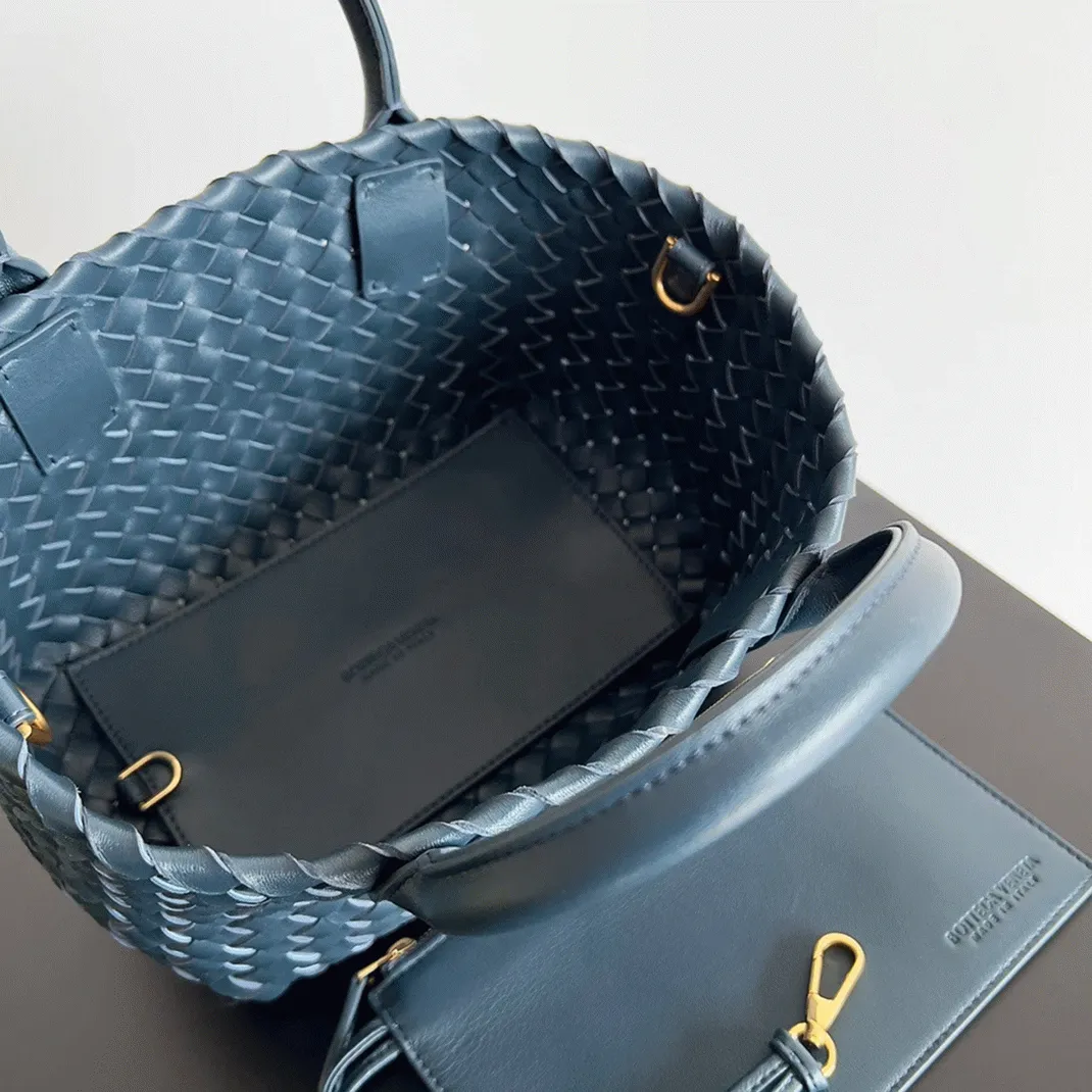 Top Quality Fake B0tt*ga Ven*ta Cabat Mini Bag In Navy Blue Intrecciato Lambskin