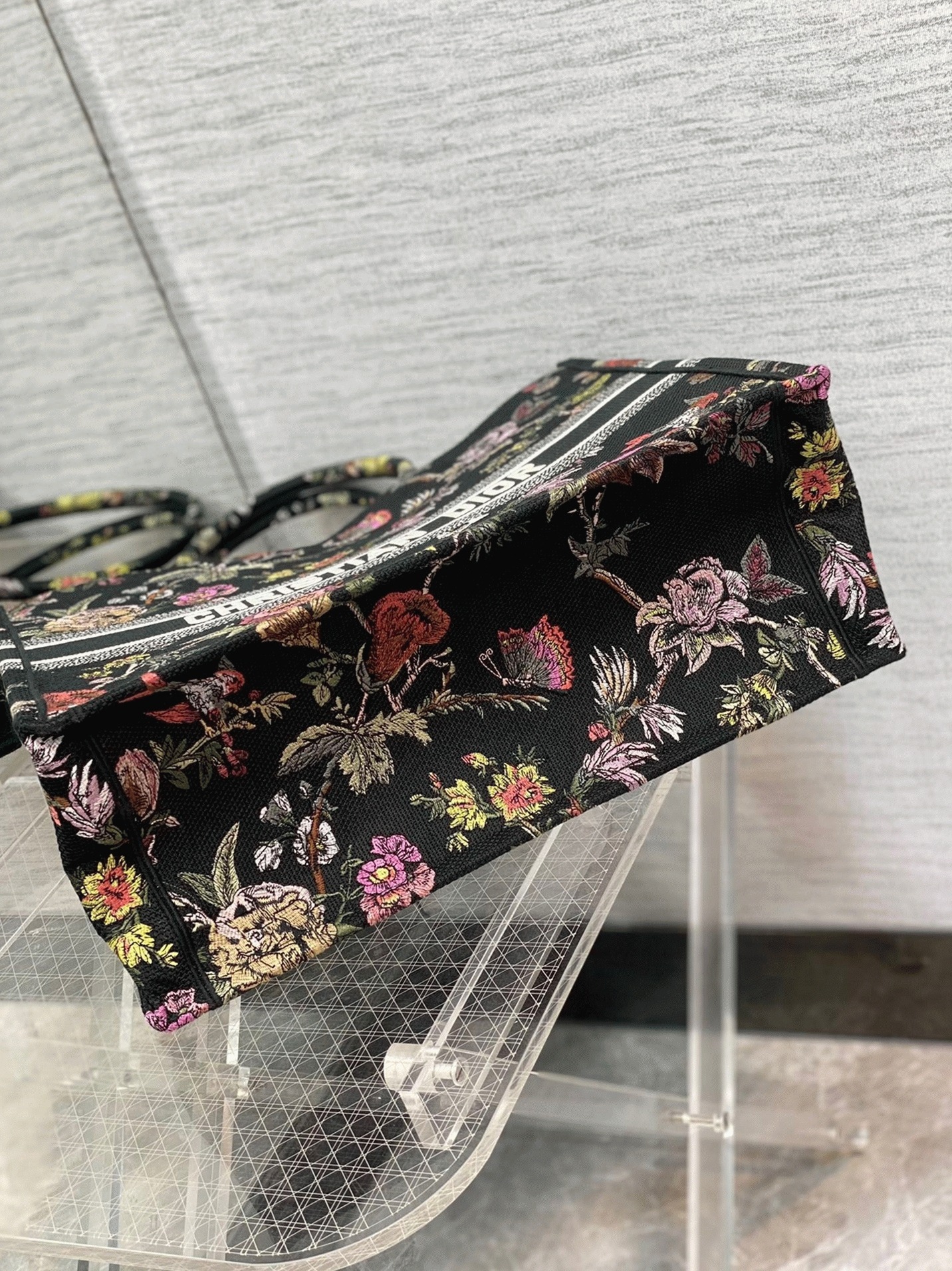 D10r Large Book Tote Bag Faux in Black Jardin Botanique Embroidery